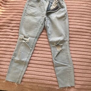 Distressed loose fit jeans